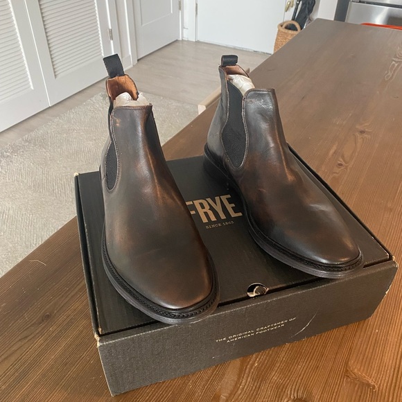 NWT! Brand New Men’s Frye Chelsea Boot - Picture 2 of 8